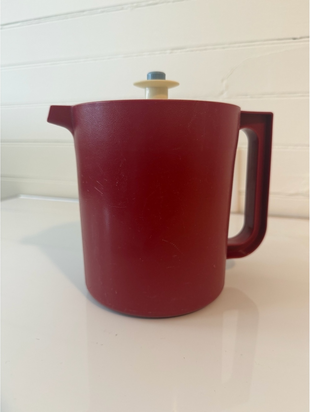 Tupperware Harvest Red Push Button Pitcher 1 QT #1575